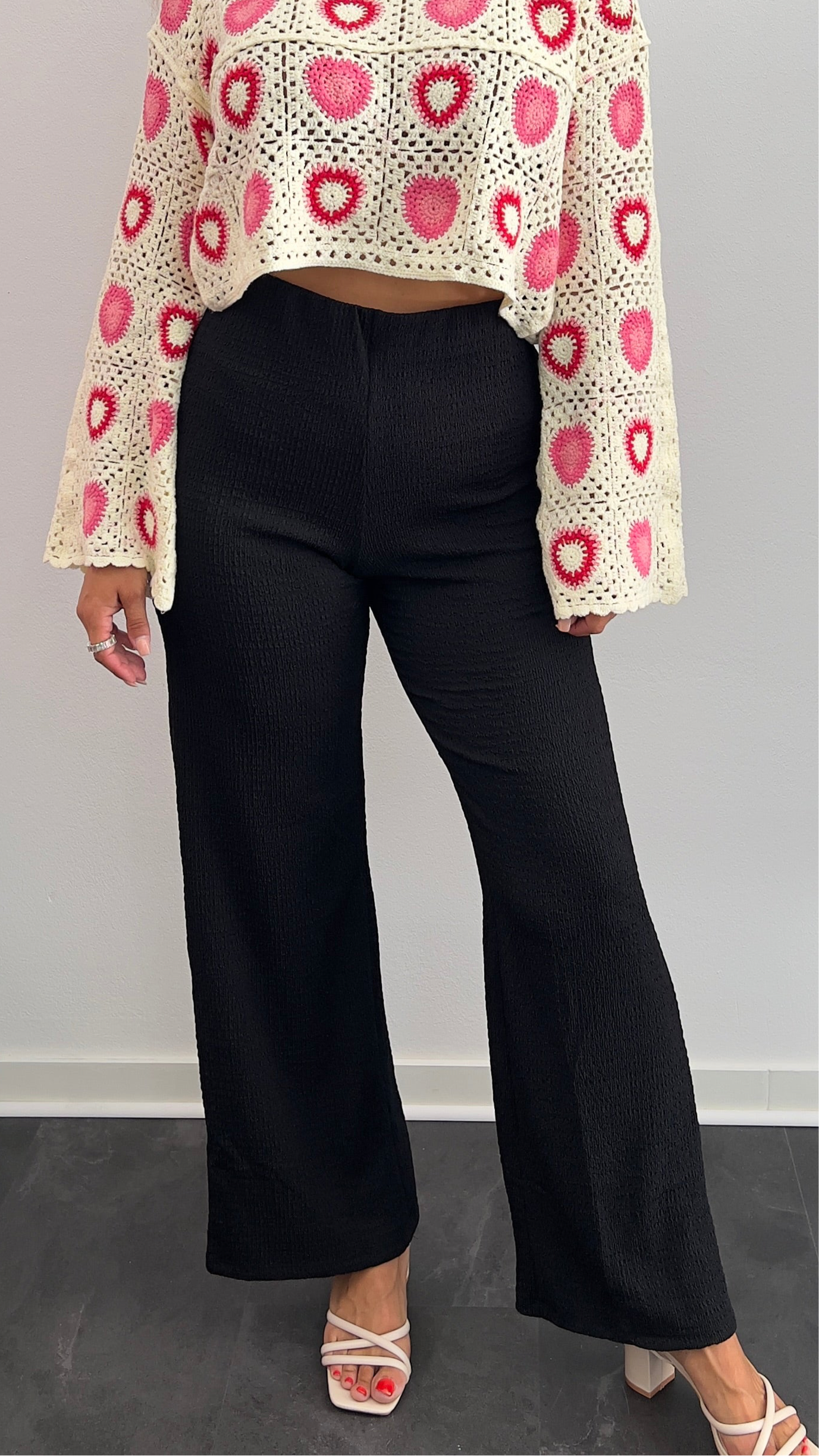 Weite Crinkle-Hose – Schwarz