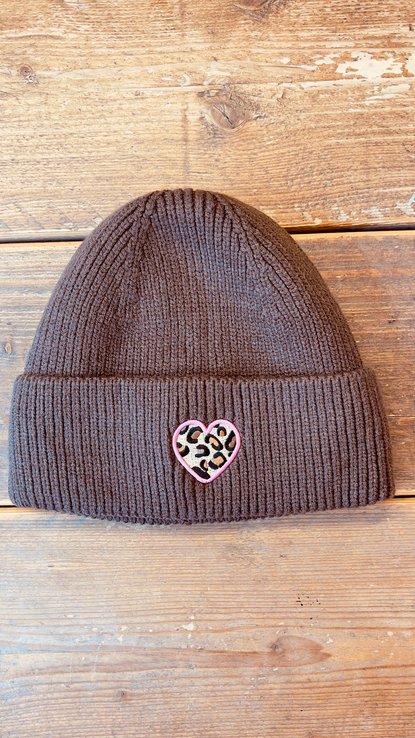 Mütze braun mit Herz