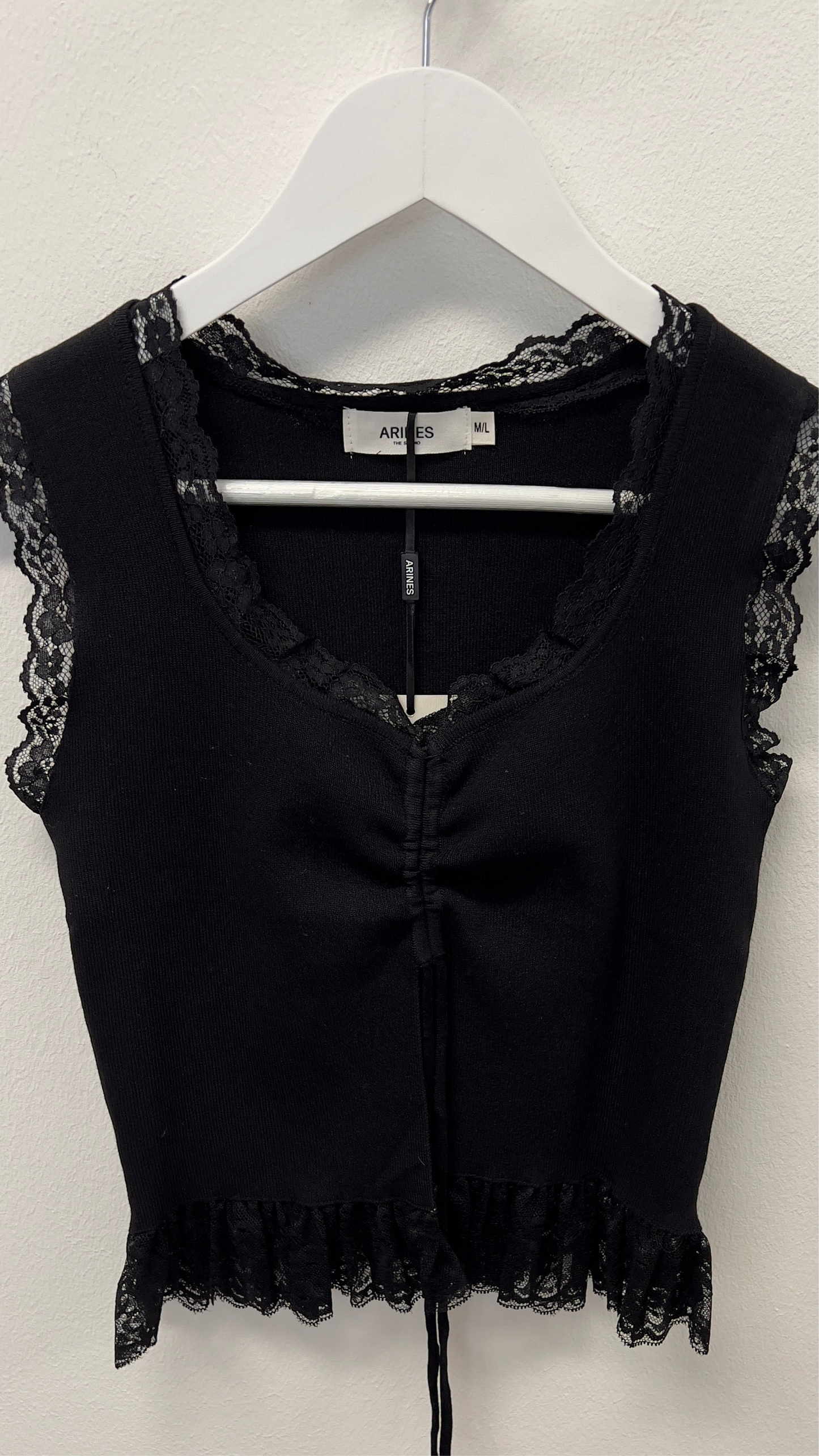 Cropped Top mit Spitze & Raffung – Schwarz oder Rot