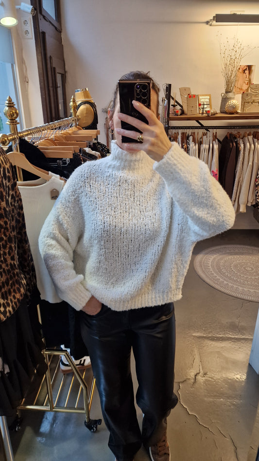 Boucle-Strickpullover „Bea“ kurz wollweiß